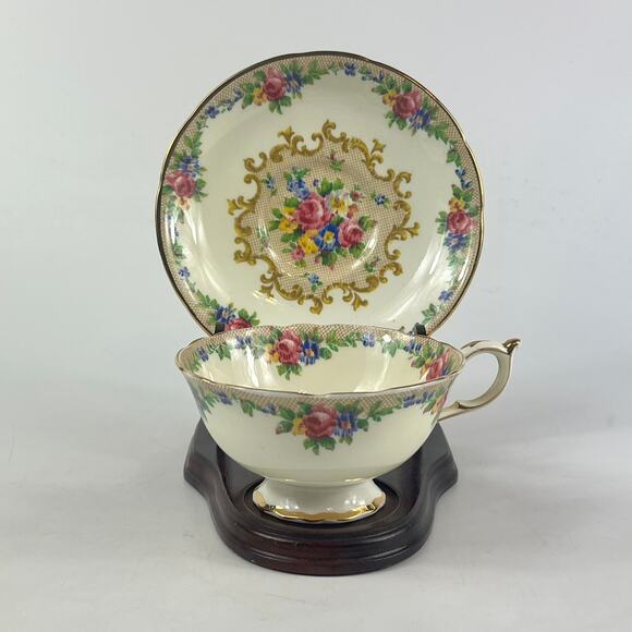 Paragon Minuet Bone China Teacup & Saucer Floral Gold Trim England Vintage - Picture 14 of 14